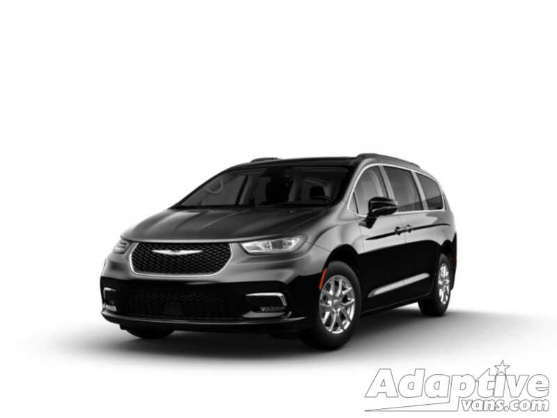 2022 Chrysler Voyager LX's photo