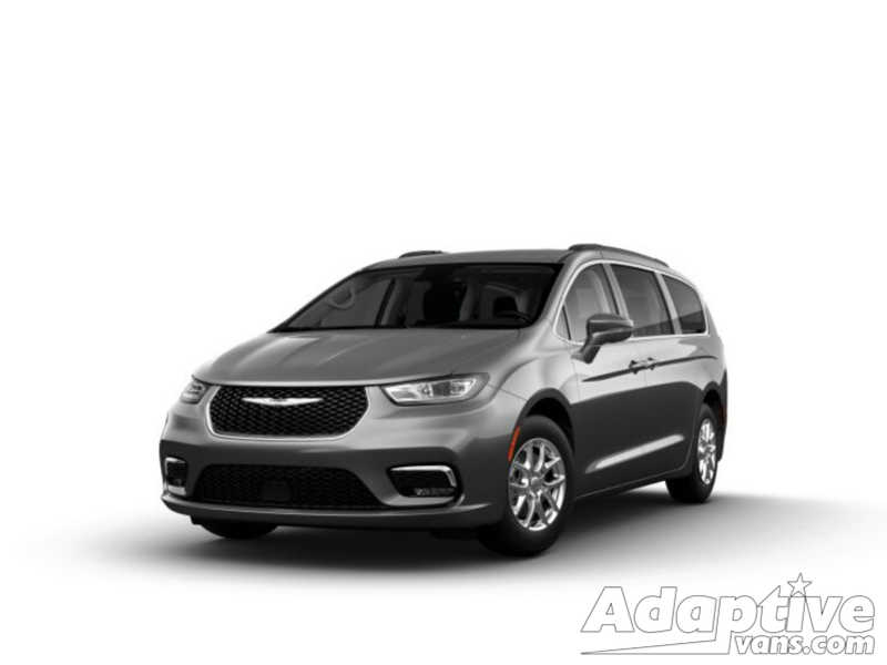 2022 Chrysler Voyager LX's photo