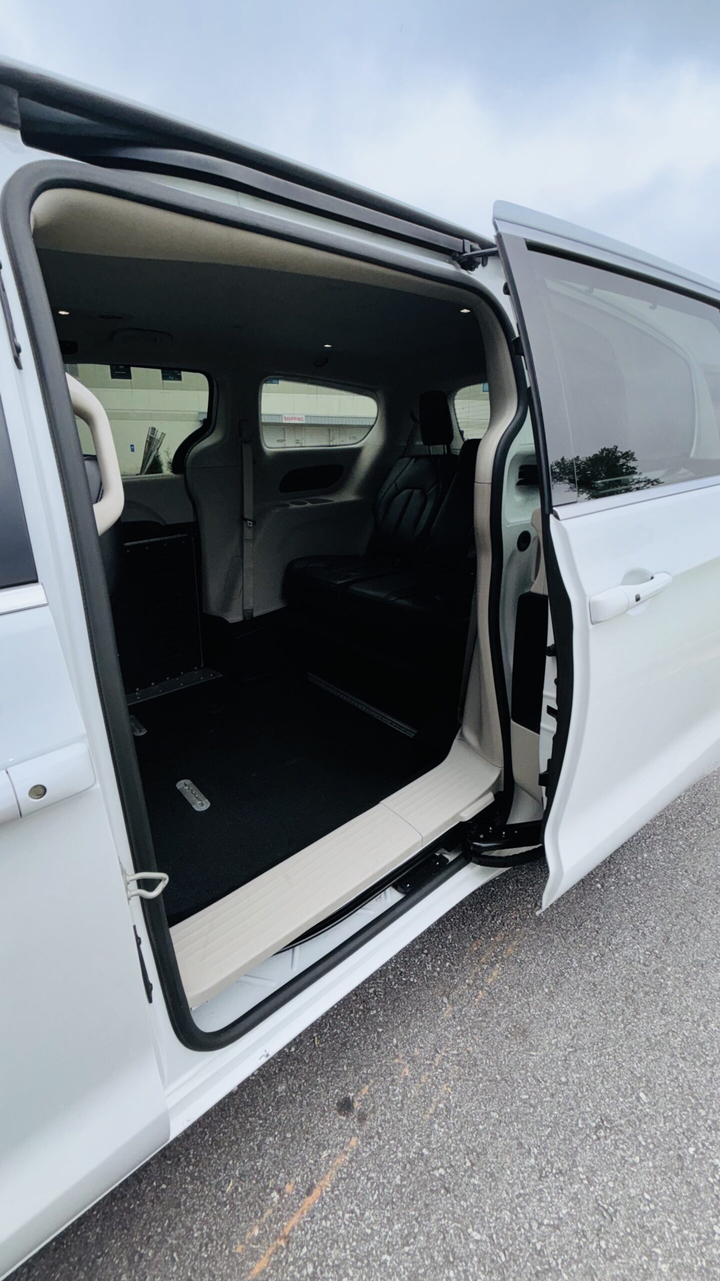 2023 Chrysler Pacifica Touring L - Photo 12