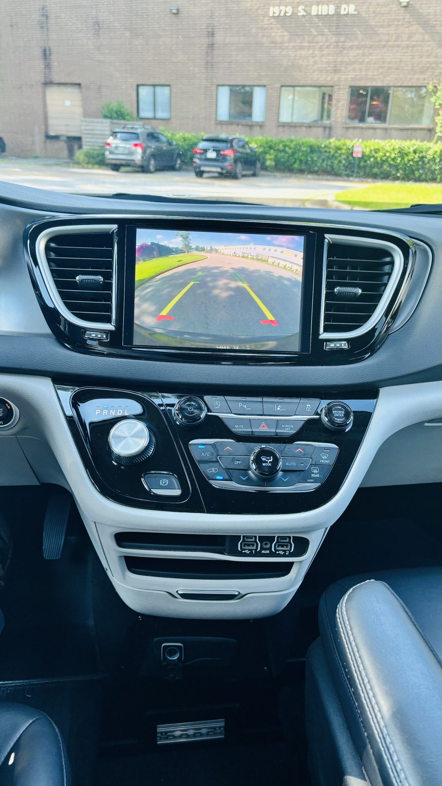 2024 Chrysler Pacifica Touring L - Photo 8
