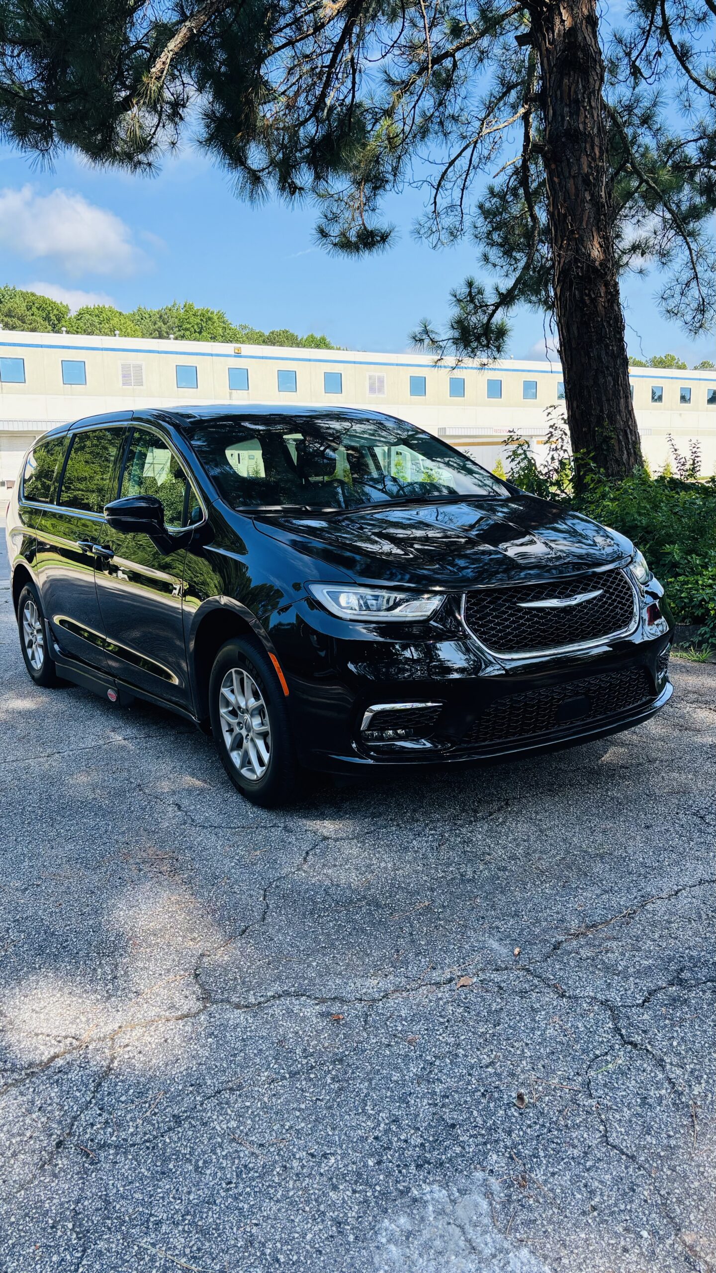 2024 Chrysler Pacifica Touring L - Photo 13