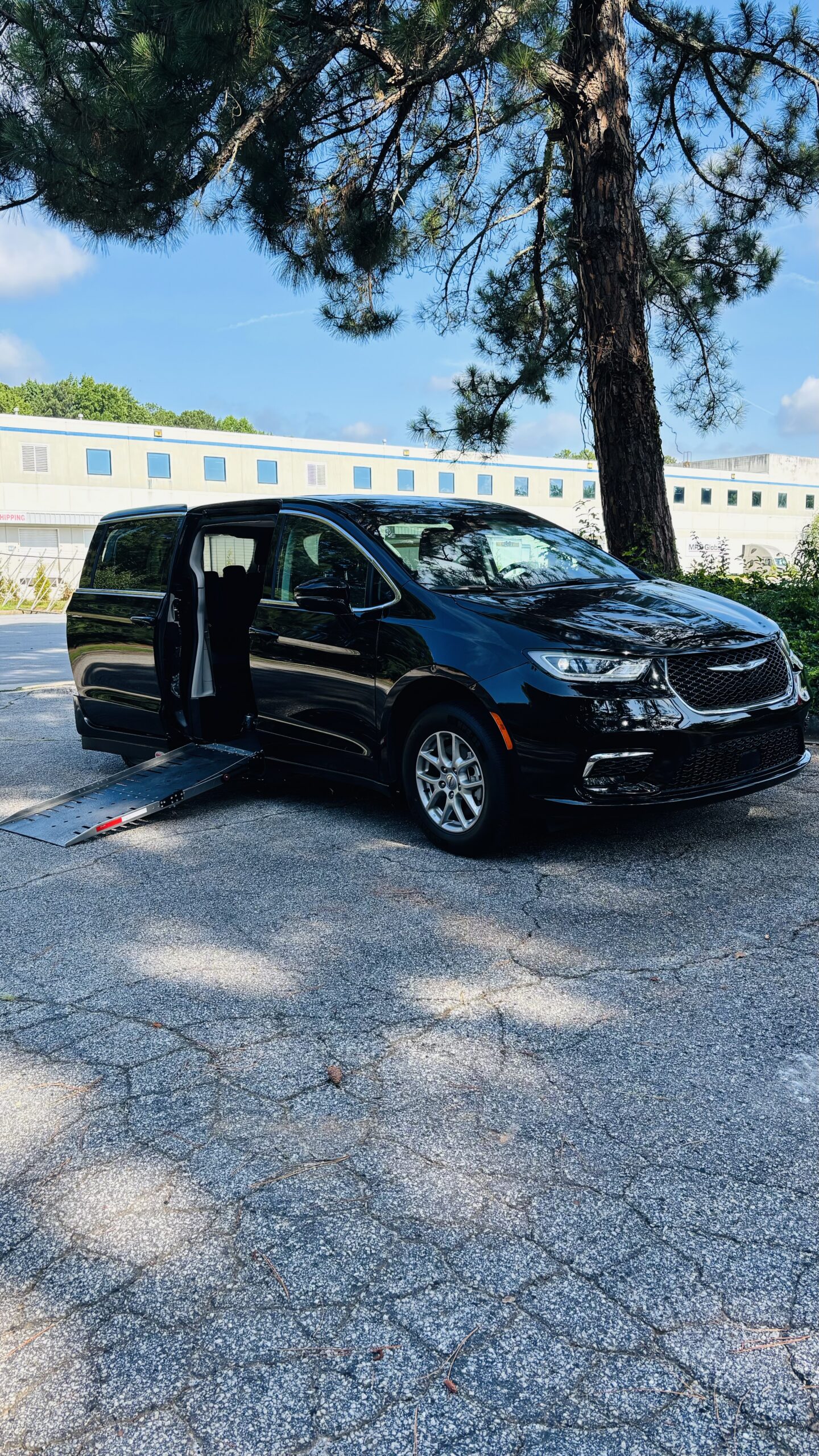 2024 Chrysler Pacifica Touring L - Photo 20